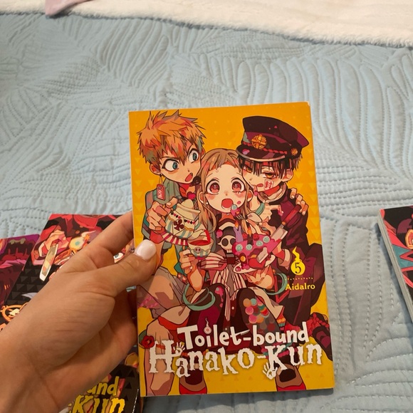 Toilet-bound Hanako-kun Manga Volumes 1-6 English edition - Picture 7 of 8
